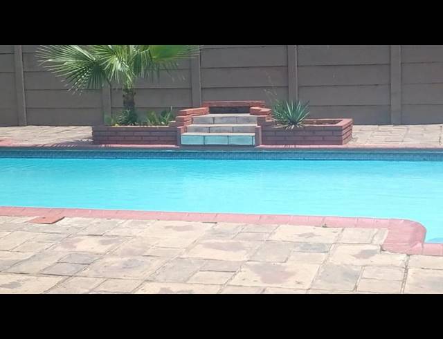 4 BEDROOM HOUSE FOR SALE IN VANDERBIJLPARK SE 7